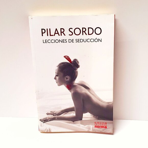 Book in Spanish "Lecciones de Seducción" - Picture 1 of 4